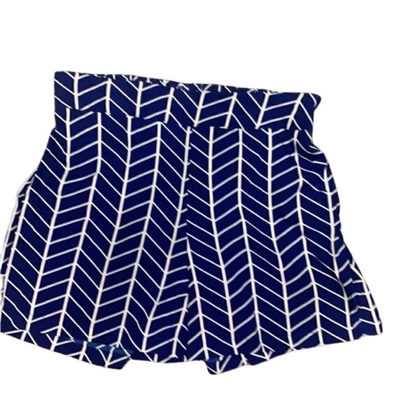 Blossom Boutique Ladies M Blue & White Patterned Silky-feeling Shorts - Picture 1 of 7